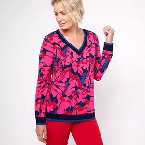 Sports Savvy Hot Pink & Royal Blue Floral pattern v-neck pullover